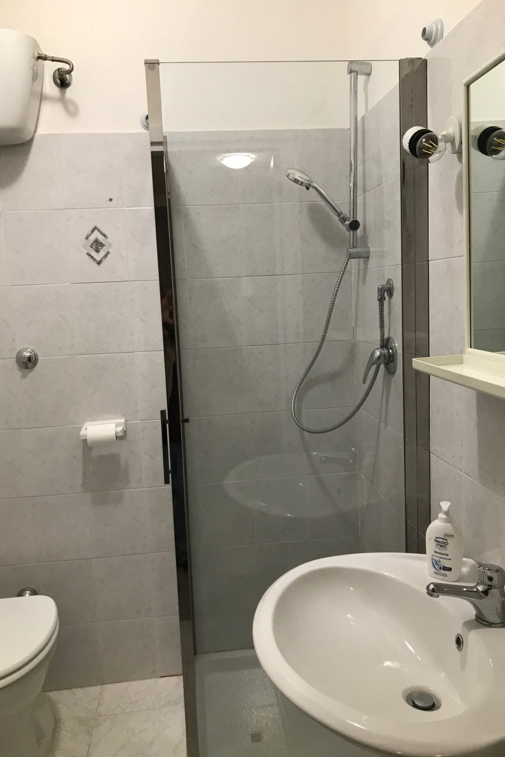 Am Turanosee - Binnen