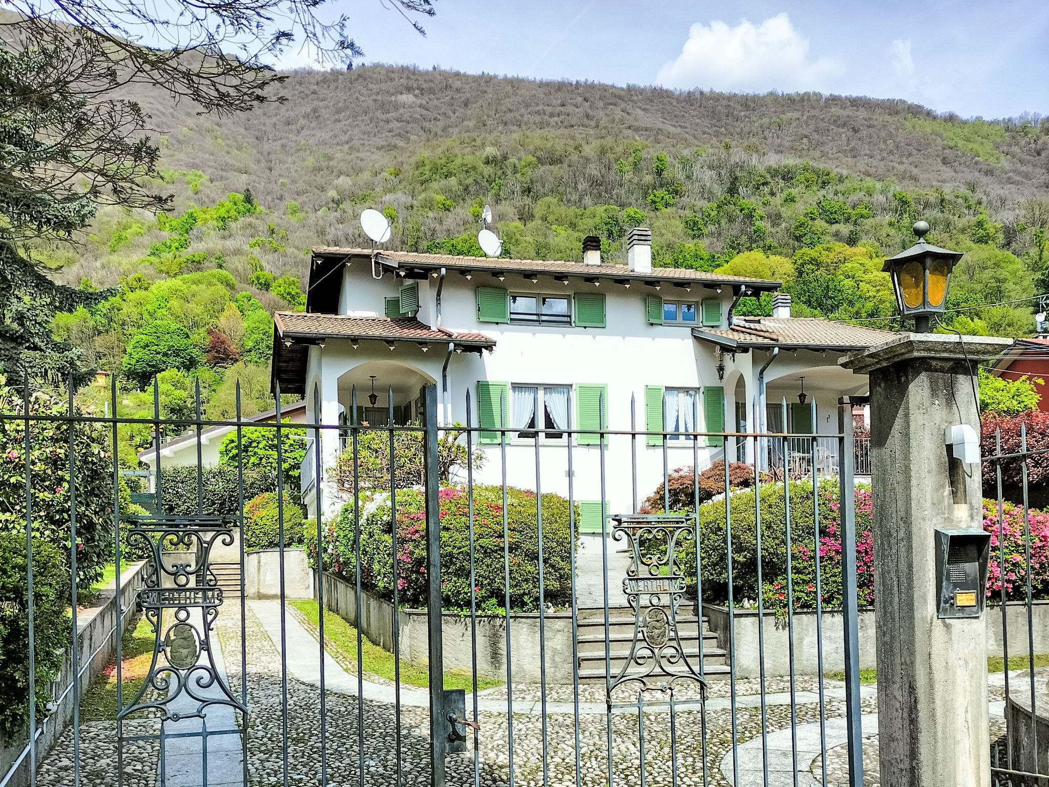 Roberto-Buiten