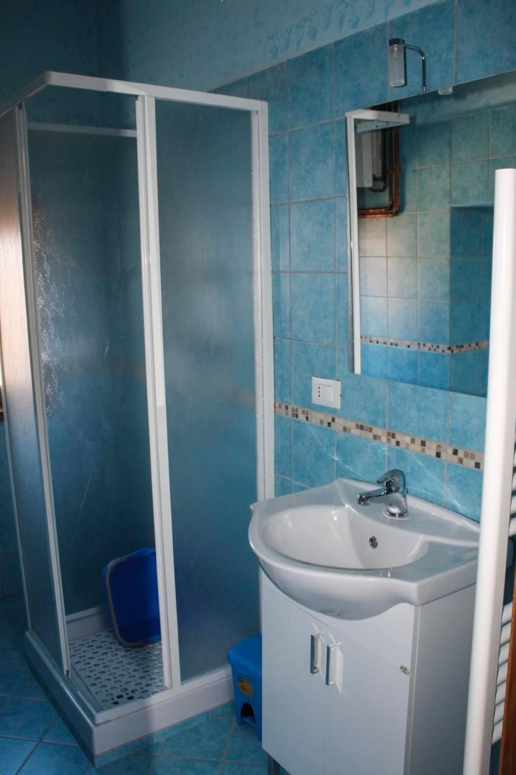 Unabhängige Wohnung, mitten im Grünen des Berges und des Sees, 80 km von Ost-Ro - Image-tags.info
