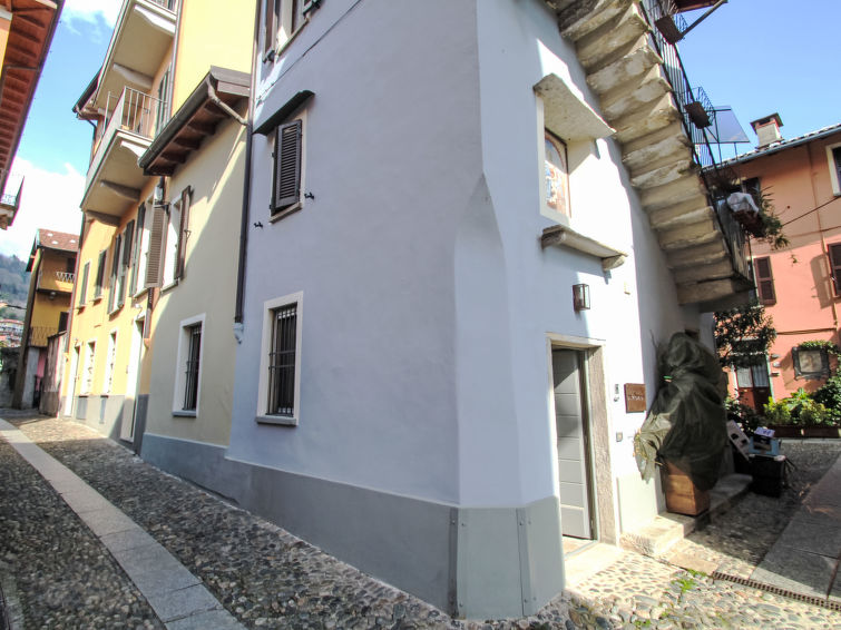 2-persoons appartement Adriano aan het strand in Verbania in Verbania