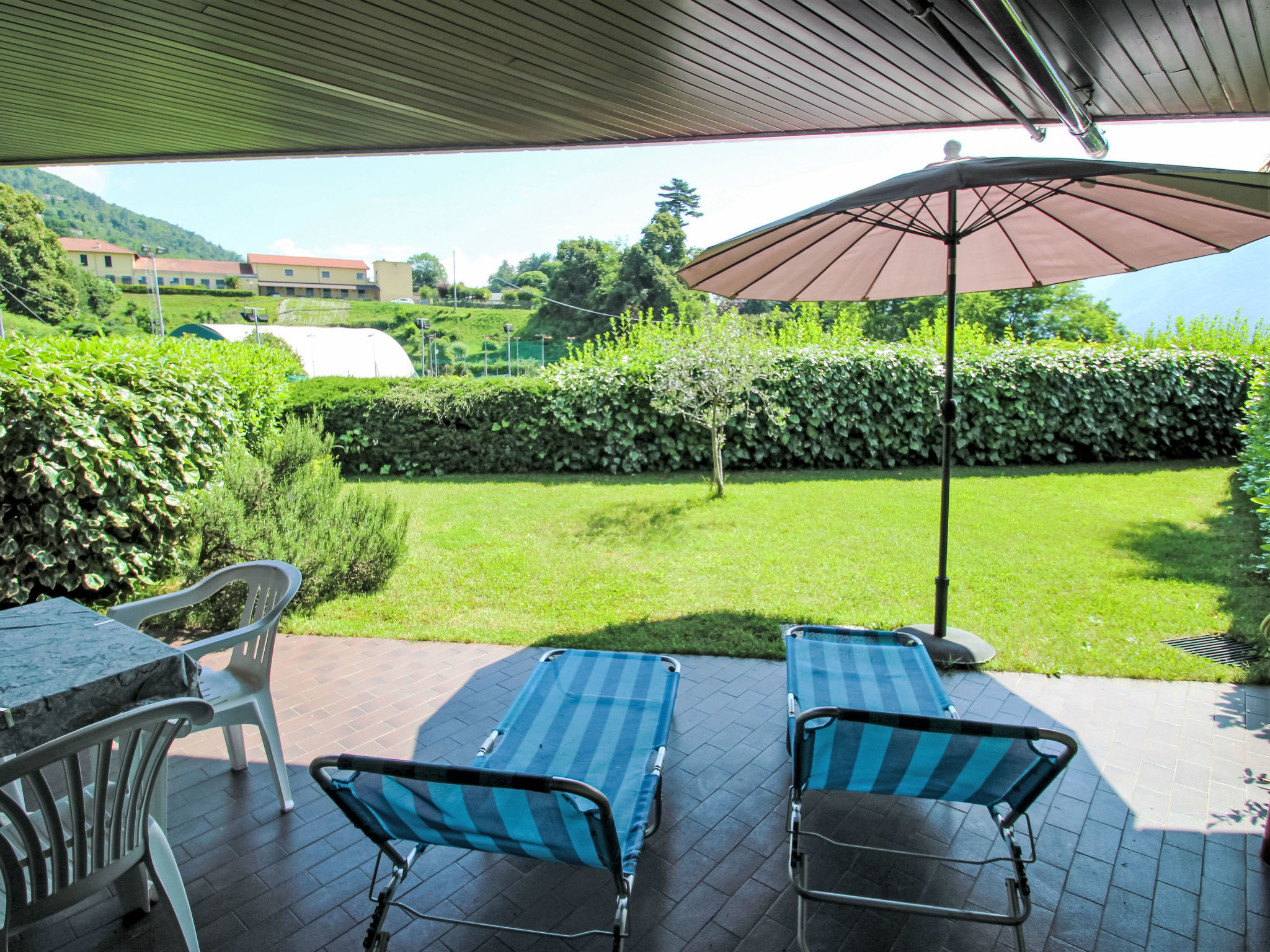 Zonnig studio-appartement bij het meer met zwembad in Ghiffa - foto 16