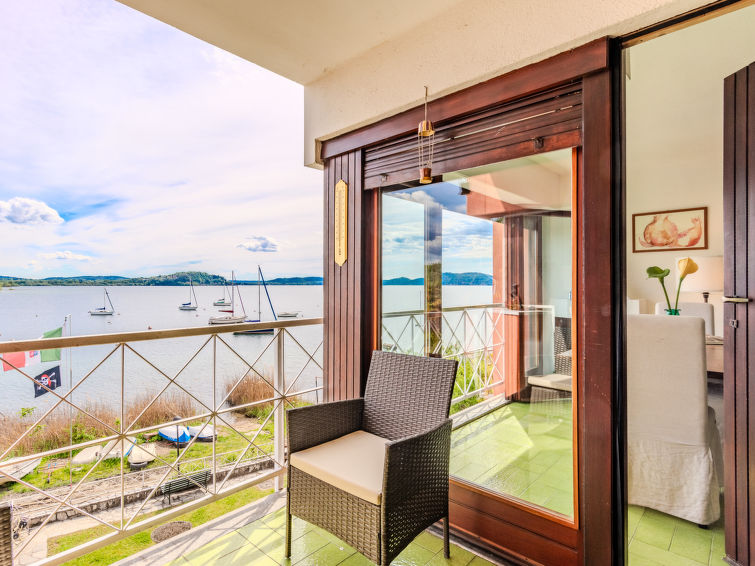 Search and Stay destination Cantone, Lombardia - Italy from AU$ 245. Casa sul lago di Lea