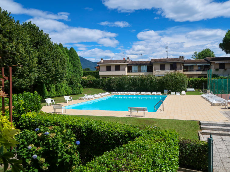 Search and Stay destination Monvalle, Lombardia - Italy from AU$ 109. Blue Lagoon