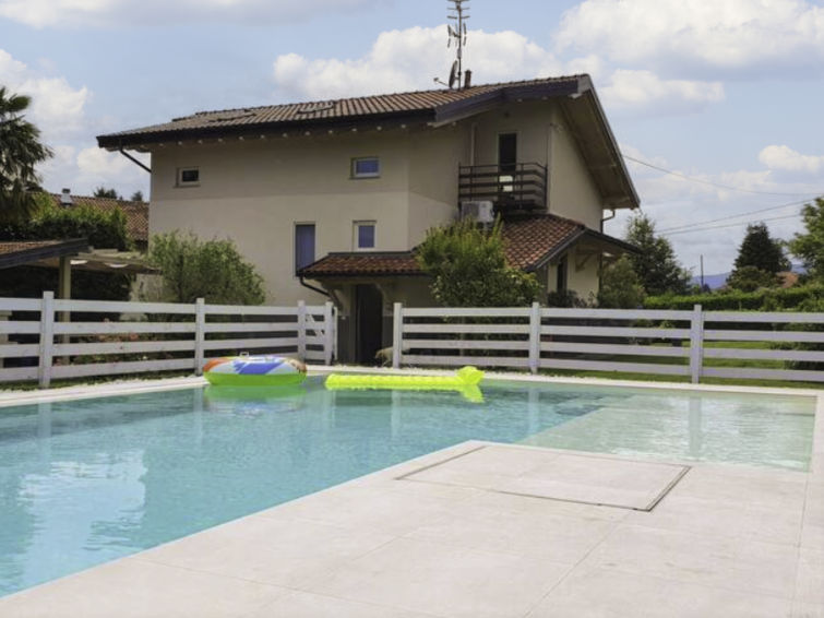 Search and Stay Destinations. Vacation Rentals in Besozzo, Province of Varese - Lombardy - Italy