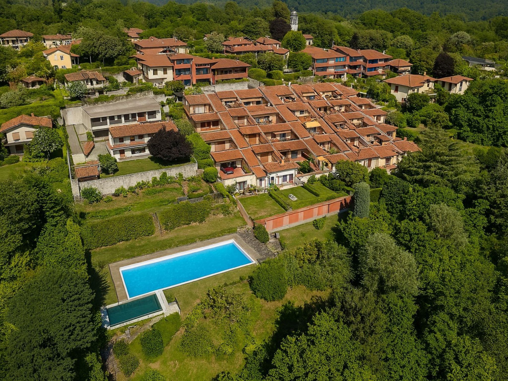Lake & Pool