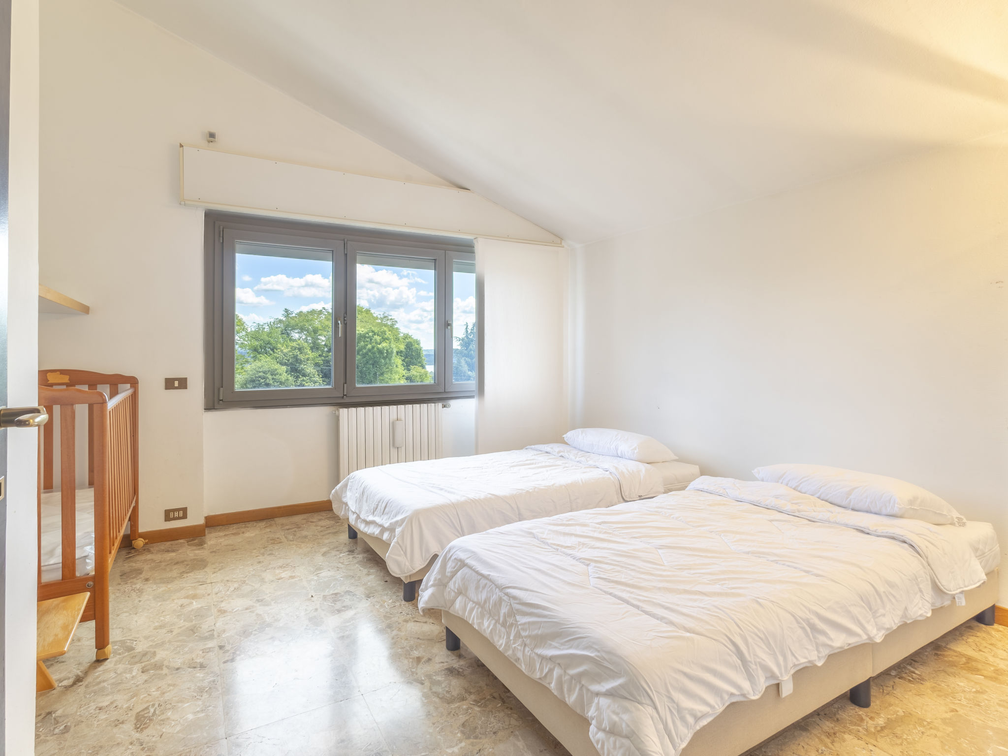 Vrijstaande villa met uitzicht op het Lago Maggiore, 8 personen - foto 23