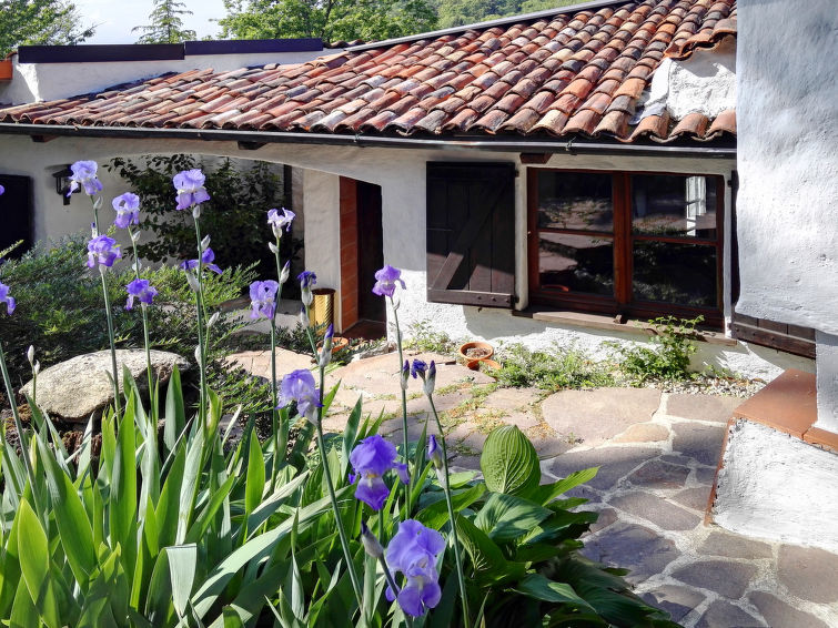 Search and Stay destination Leggiuno, Lombardia - Italy from AU$ 140. Casa del Pittore