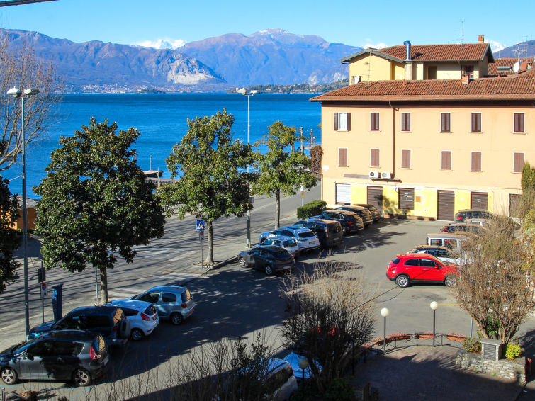 Virginia Apartment in Laveno