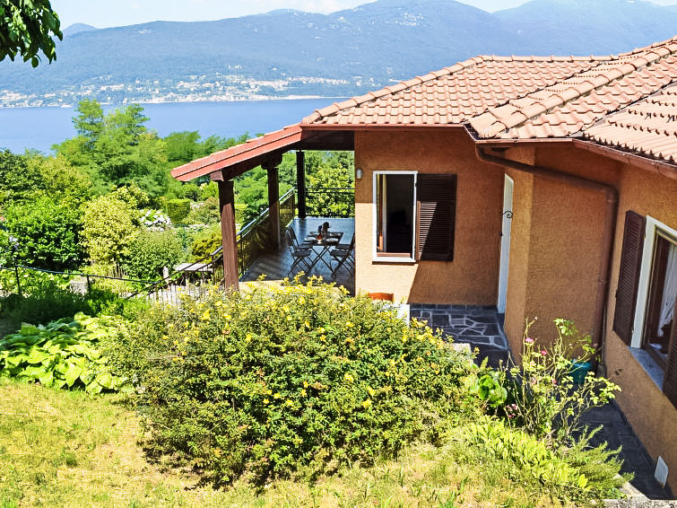 Rossella Accommodation in Castelveccana