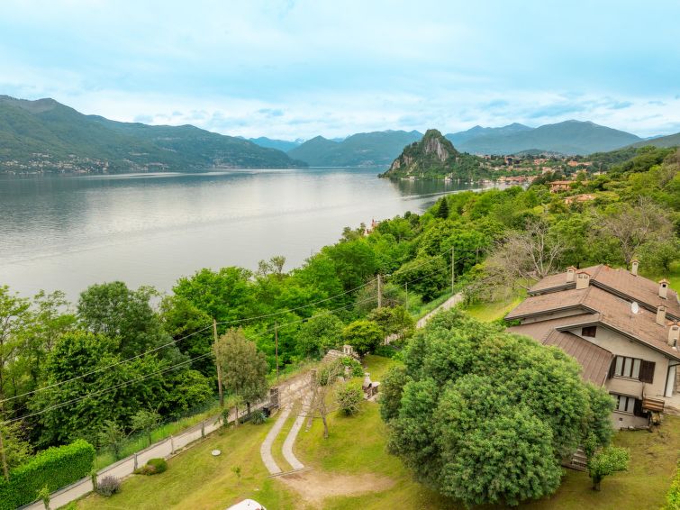 4-persoons appartement Tondo met meerzicht in Castelveccana in Castelveccana