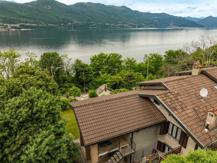 Appartement met meerzicht in Castelveccana voor 4 personen in Castelveccana