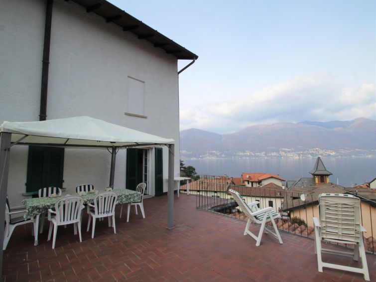 Elena Apartment in Porto Valtravaglia