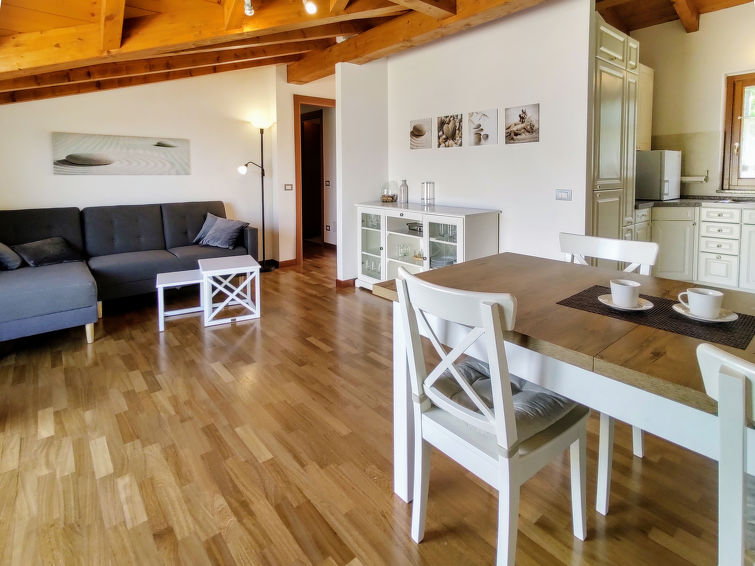 Torre del Lago Apartment in Porto Valtravaglia