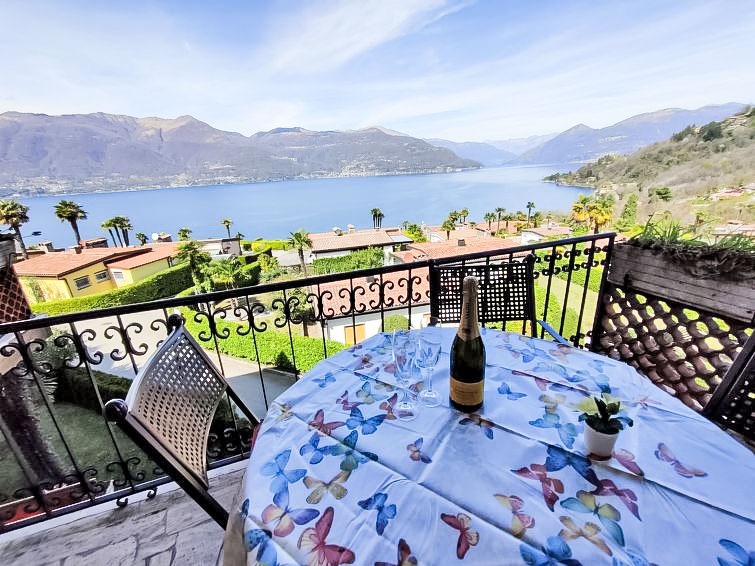 Search and Stay Destinations. Holidays Rentals in Villaggio Belmonte, Province of Varese - Lombardy - Italy