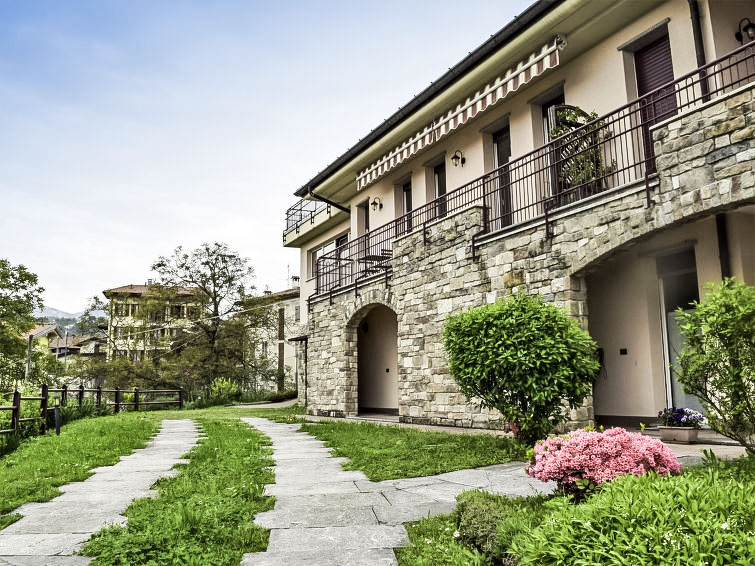 Search and Stay destination Poppino, Lombardia - Italy from AU$ 149. Achillea