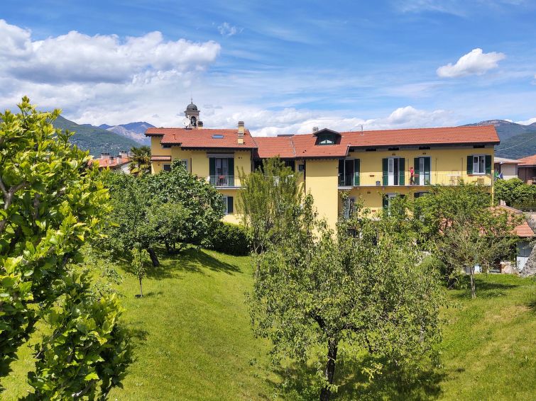 Search and Stay destination Germignaga, Lombardia - Italy from AU$ 143. Grigio