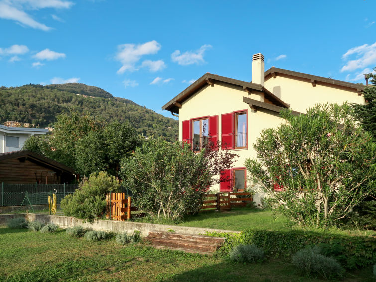 Search and Stay destination Maccagno con Pino e Veddasca, Lombardia - Italy from AU$ 129. Il Ciliegio