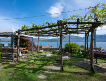 Authentiek landhuis Meri met uitzicht, tuin en op 750m van het Lago Maggiore - thumbnail 5