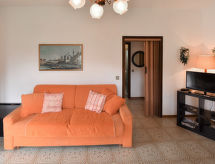 Villa Laura: Ruim vrijstaand verblijf voor 12 aan het Lago d'Idro - thumbnail 6
