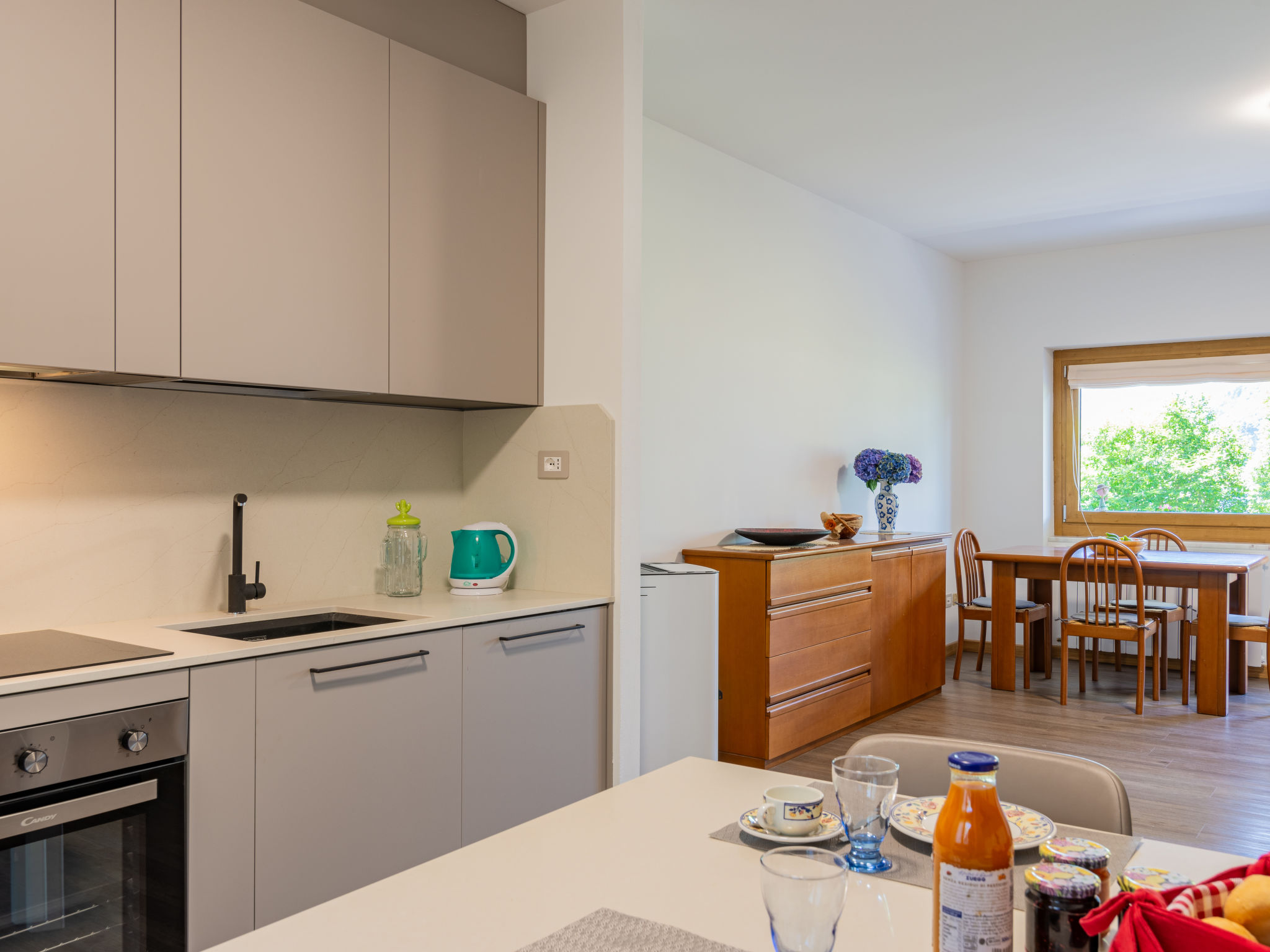 Kitchen / Dining Room