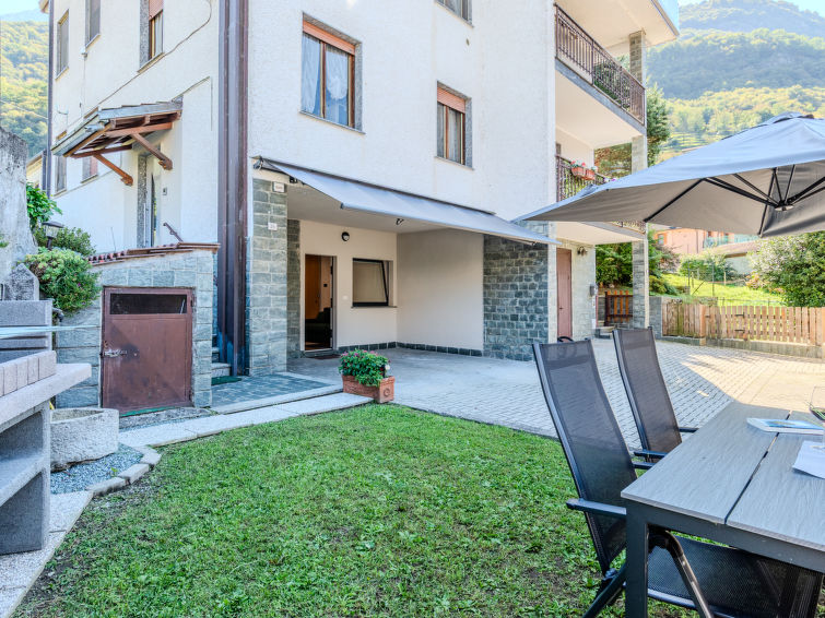 Centraal gelegen appartement aan het Lago di Mezzola in Lago di Mezzola