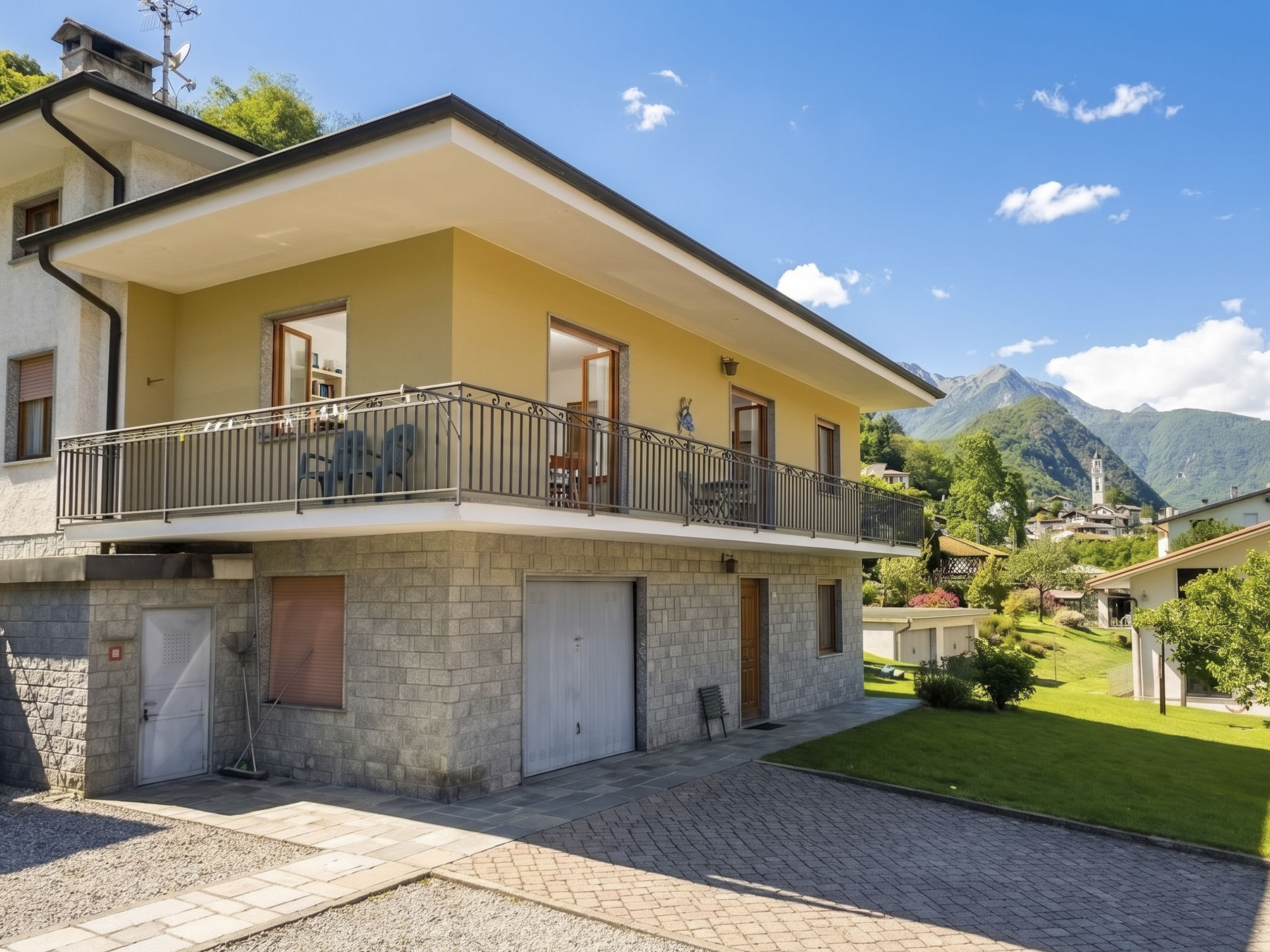 Family Home - Buiten