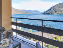 Flat Olli aan het Meer van Lugano – 20 meter van het water in Porto Ceresio - thumbnail 1