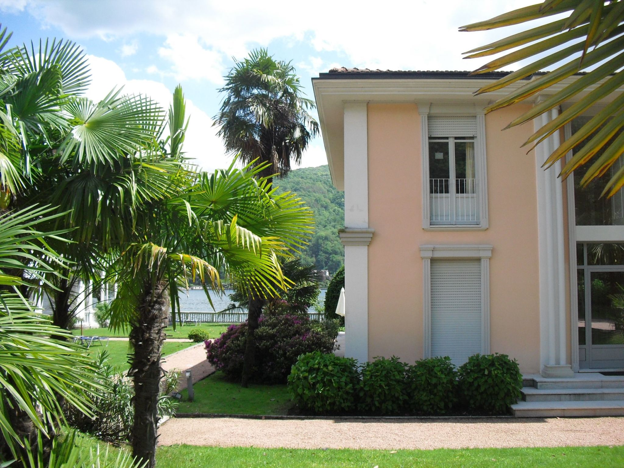 Chalet am See in Porto Ceresio-Binnen