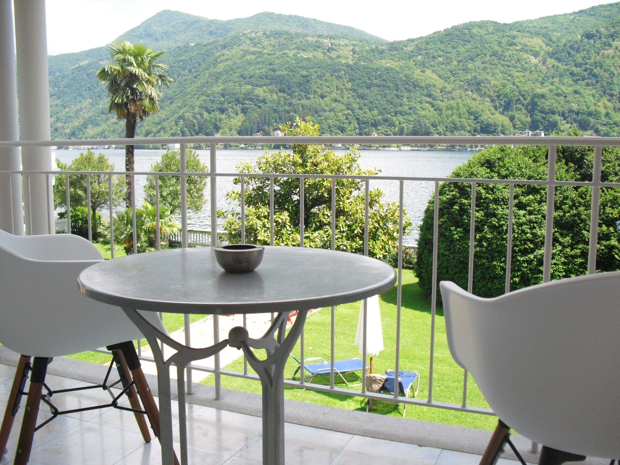 Chalet am See in Porto Ceresio-Binnen