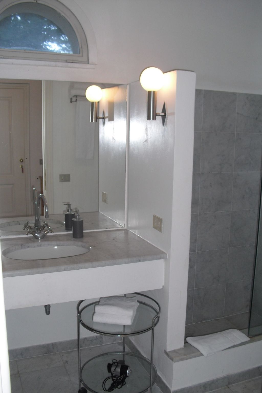 Chalet am See in Porto Ceresio-Binnen