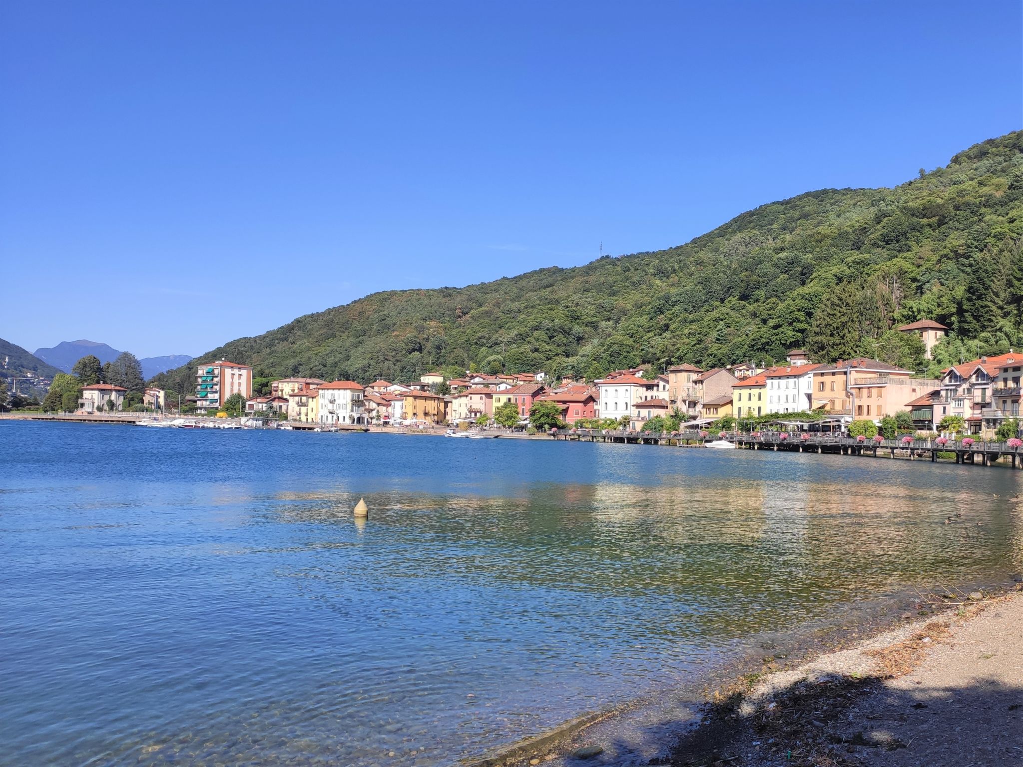 Chalet am See in Porto Ceresio-Omgeving