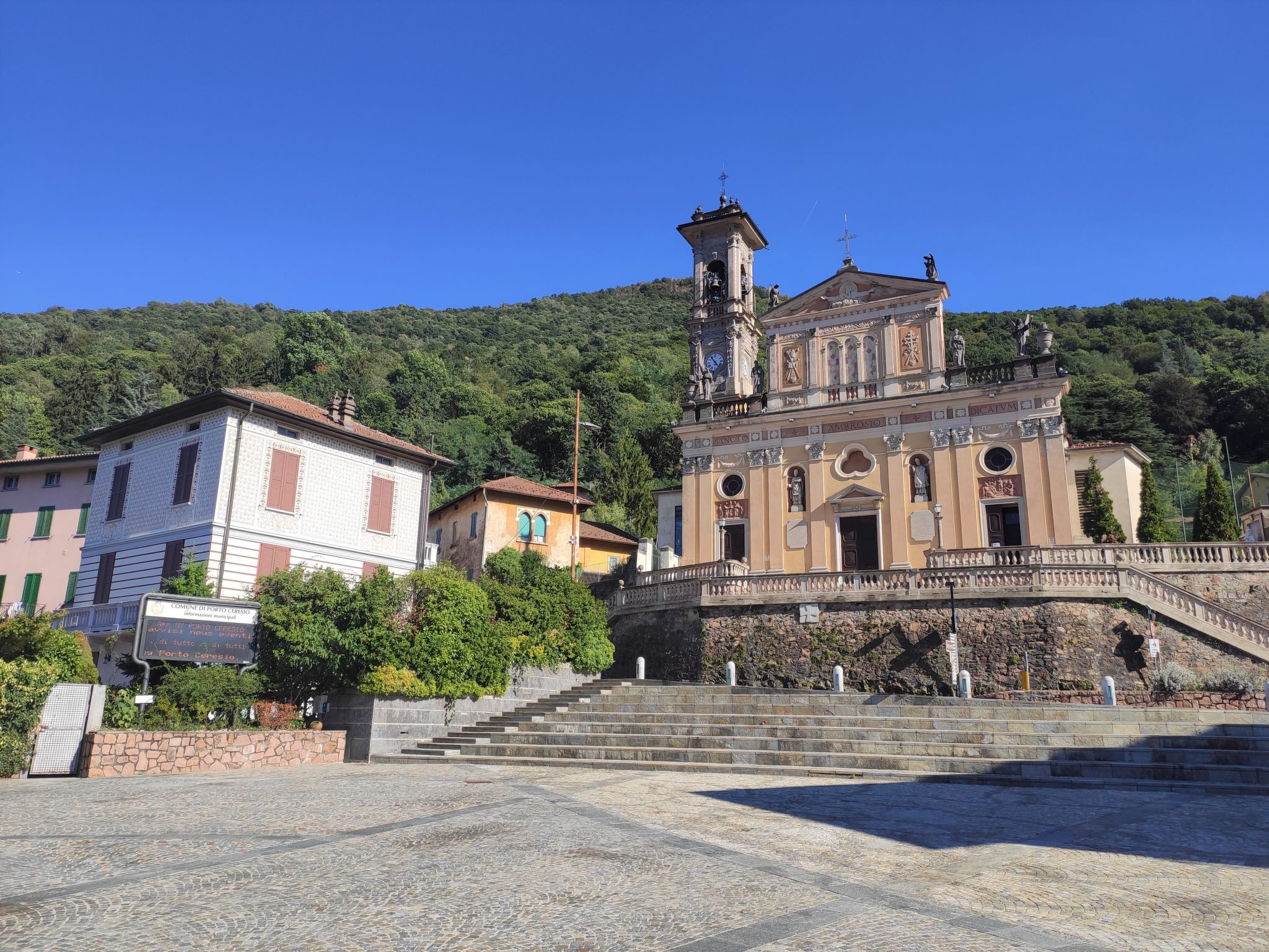 Chalet am See in Porto Ceresio-Omgeving