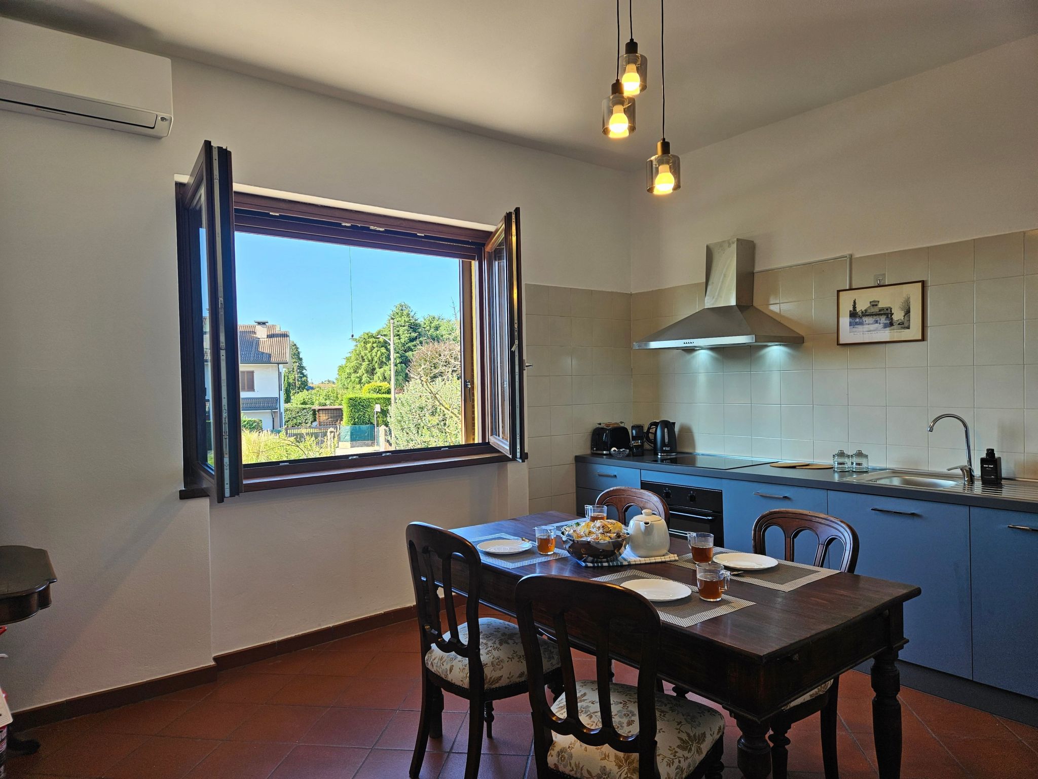 Zwischen Seen und Hügeln in Pina by Holiday World