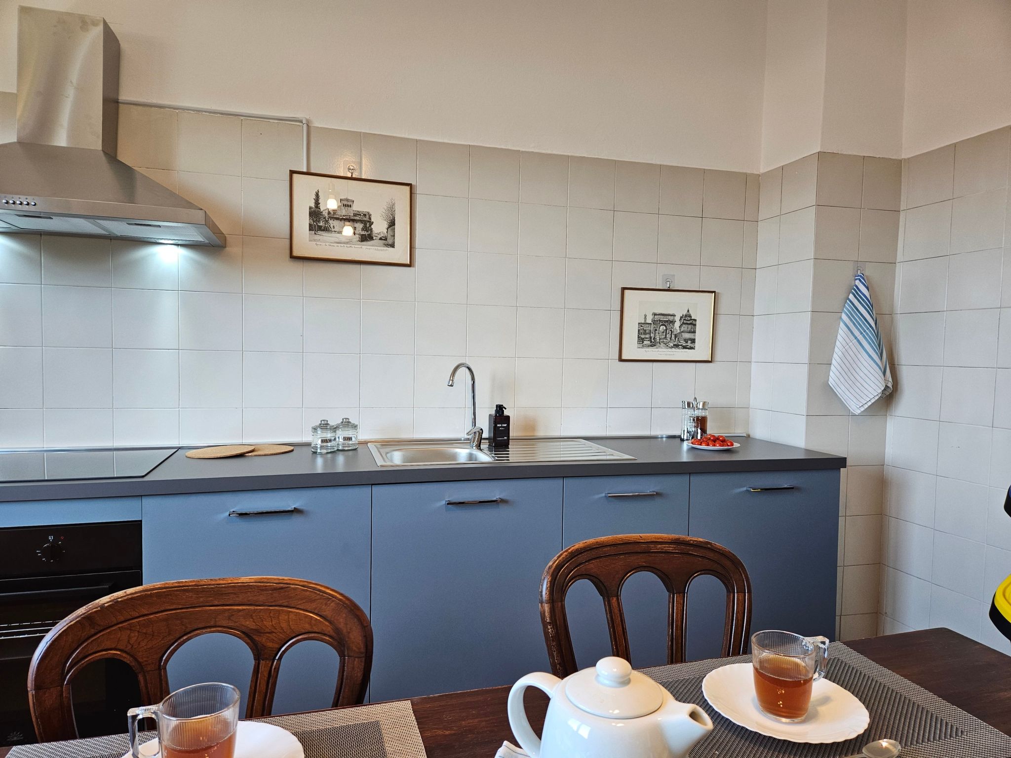 Zwischen Seen und Hügeln in Pina by Holiday World-Drinnen