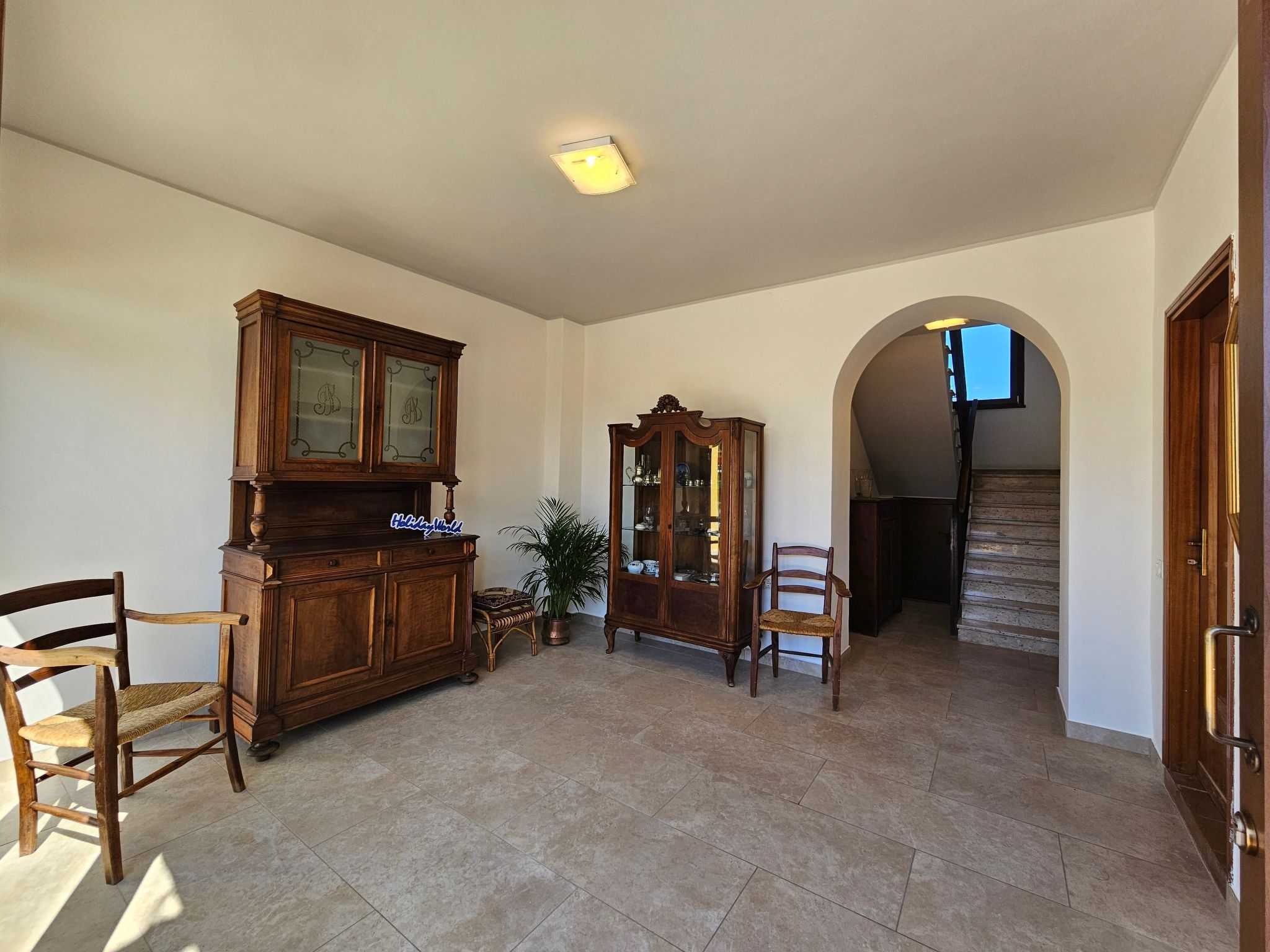 Zwischen Seen und Hügeln in Pina by Holiday World-Drinnen