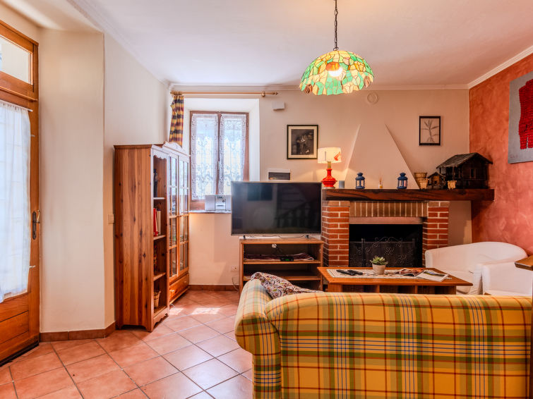 Appartement met meerzicht in het centrum van Carlazzo in Carlazzo