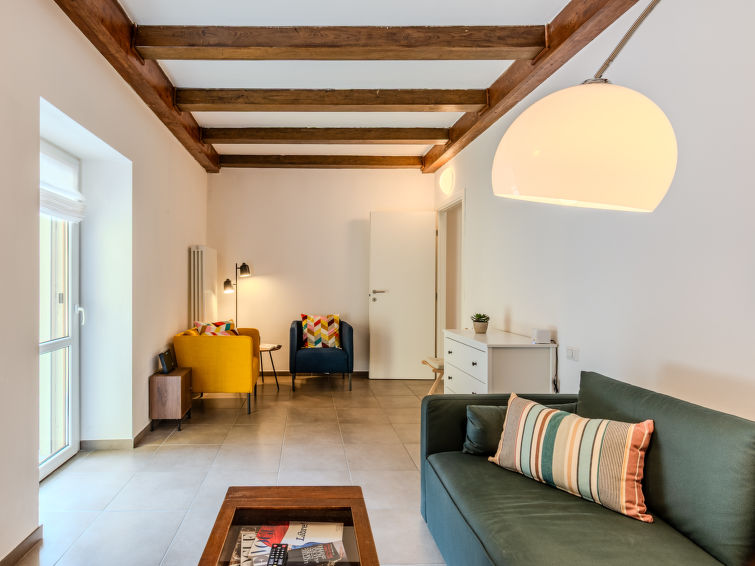4-persoons appartement in Carlazzo met prachtig bergzicht in Carlazzo