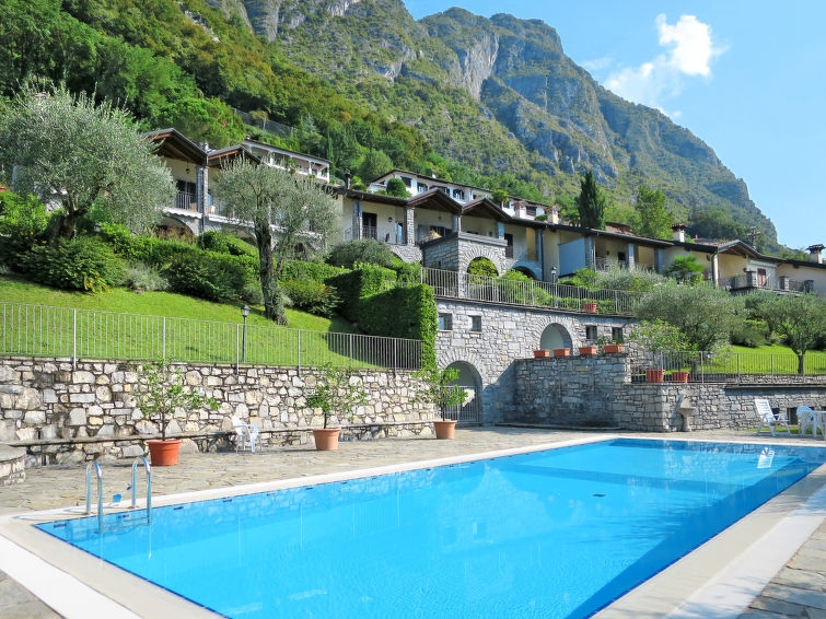 Search and Stay destination Cressogno, Lombardia - Italy from AU$ 219. Poggio degli Ulivi