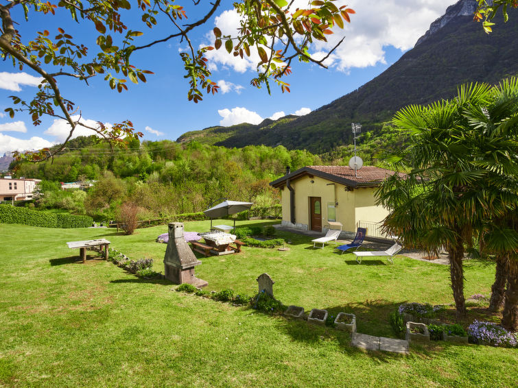 Casa Grandola-Green Garden Accommodation in Menaggio