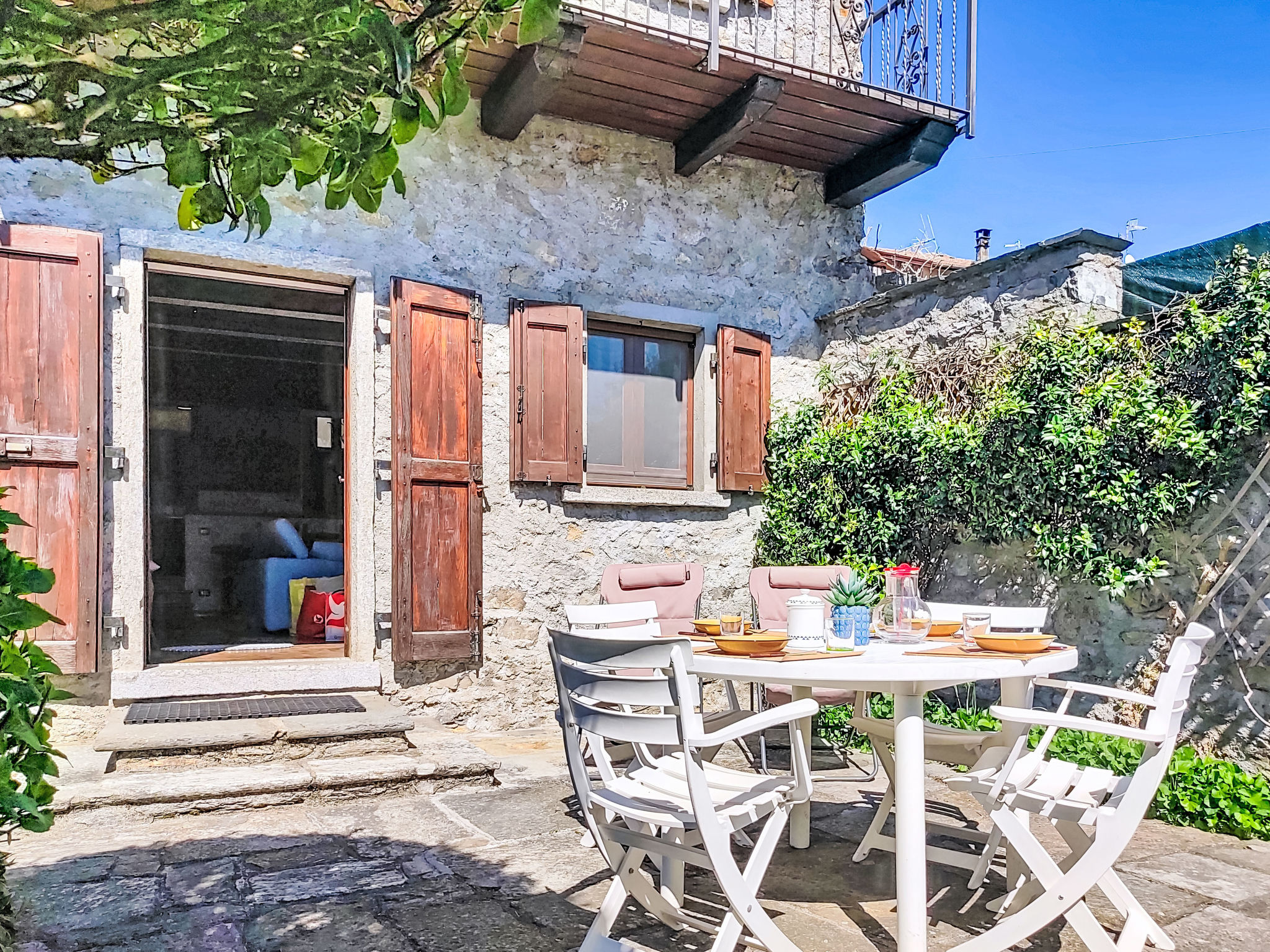 Casa Fujada - Outside