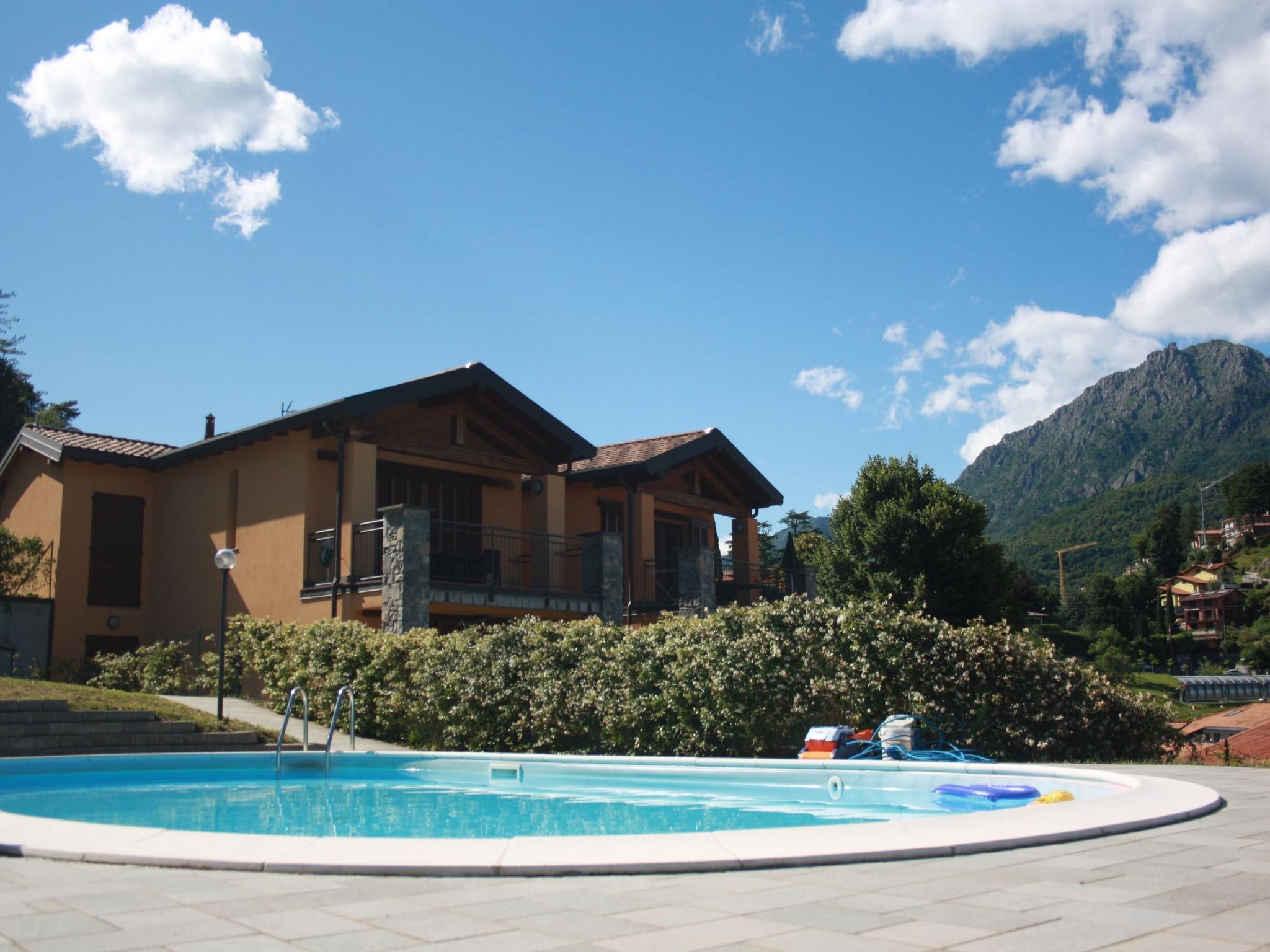 Mit Gemeinschaftspool