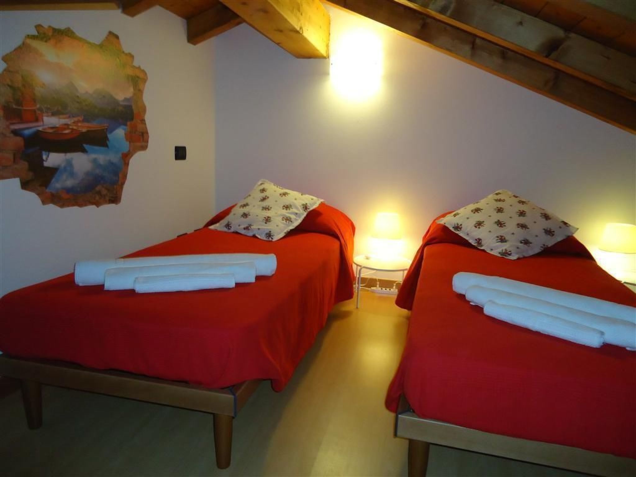 Mit Gemeinschaftspool-Binnen