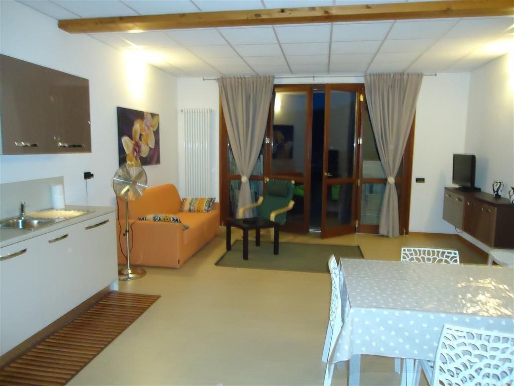 Mit Gemeinschaftspool-Binnen