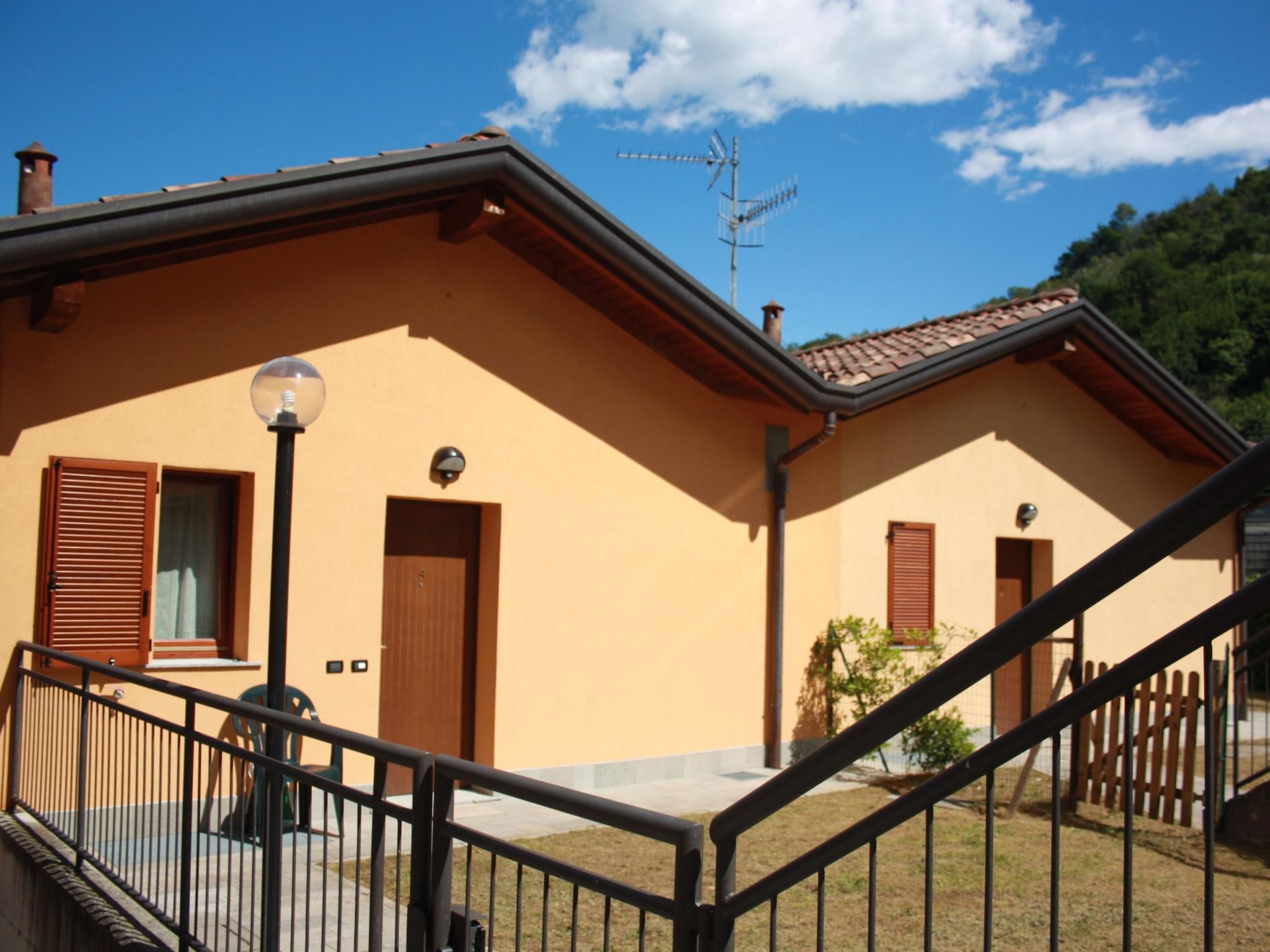 Mit Gemeinschaftspool-Binnen