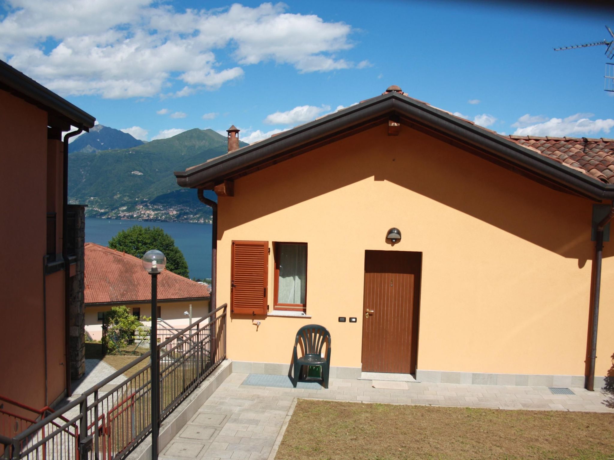 Mit Gemeinschaftspool-Binnen