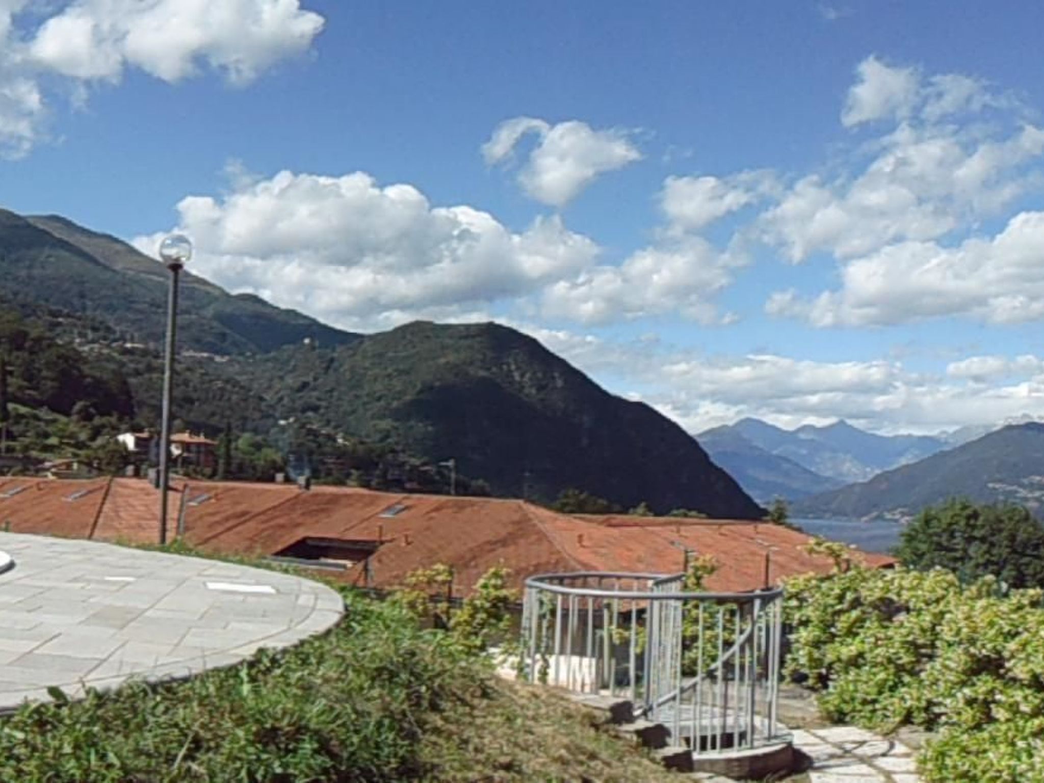 Mit Gemeinschaftspool-Binnen