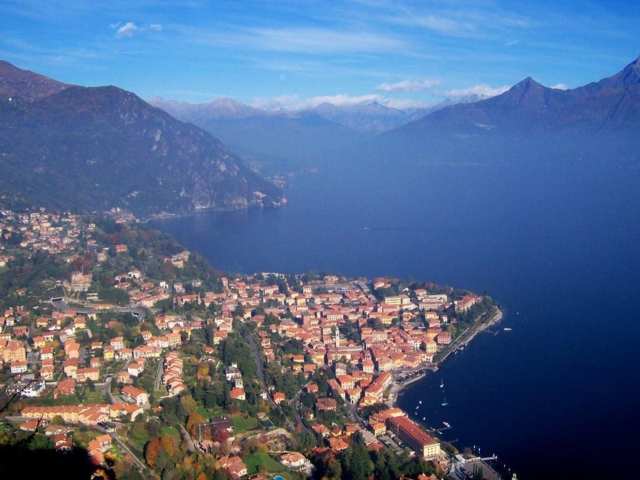 Mit Gemeinschaftspool-Binnen