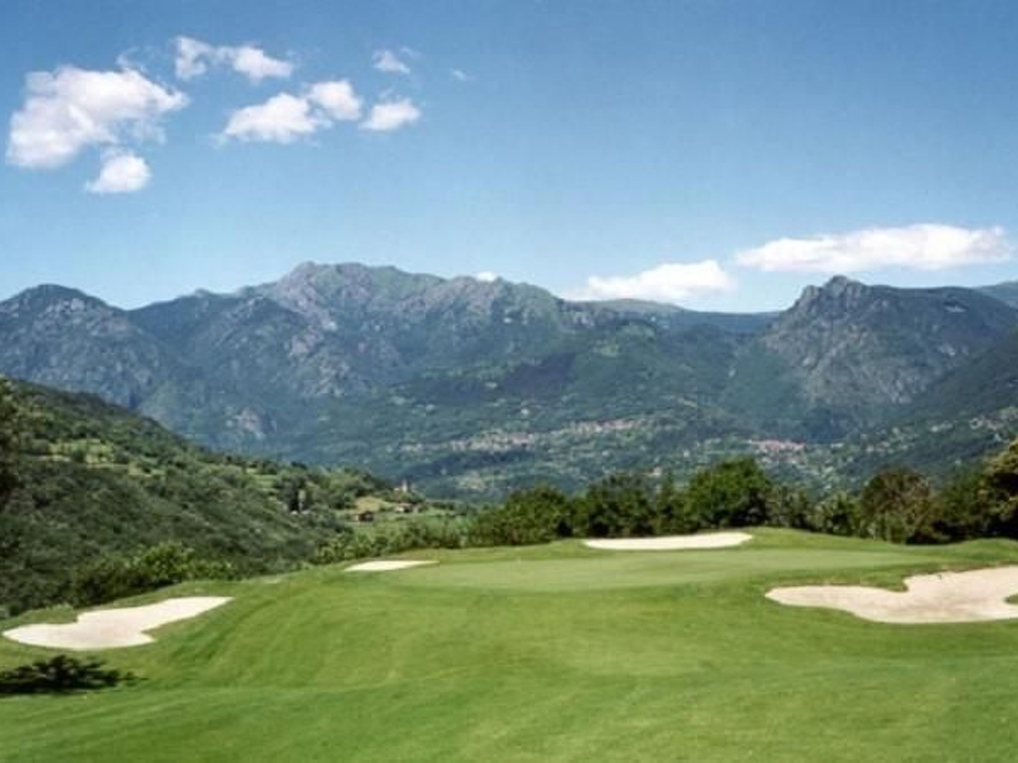 Mit Gemeinschaftspool-Binnen