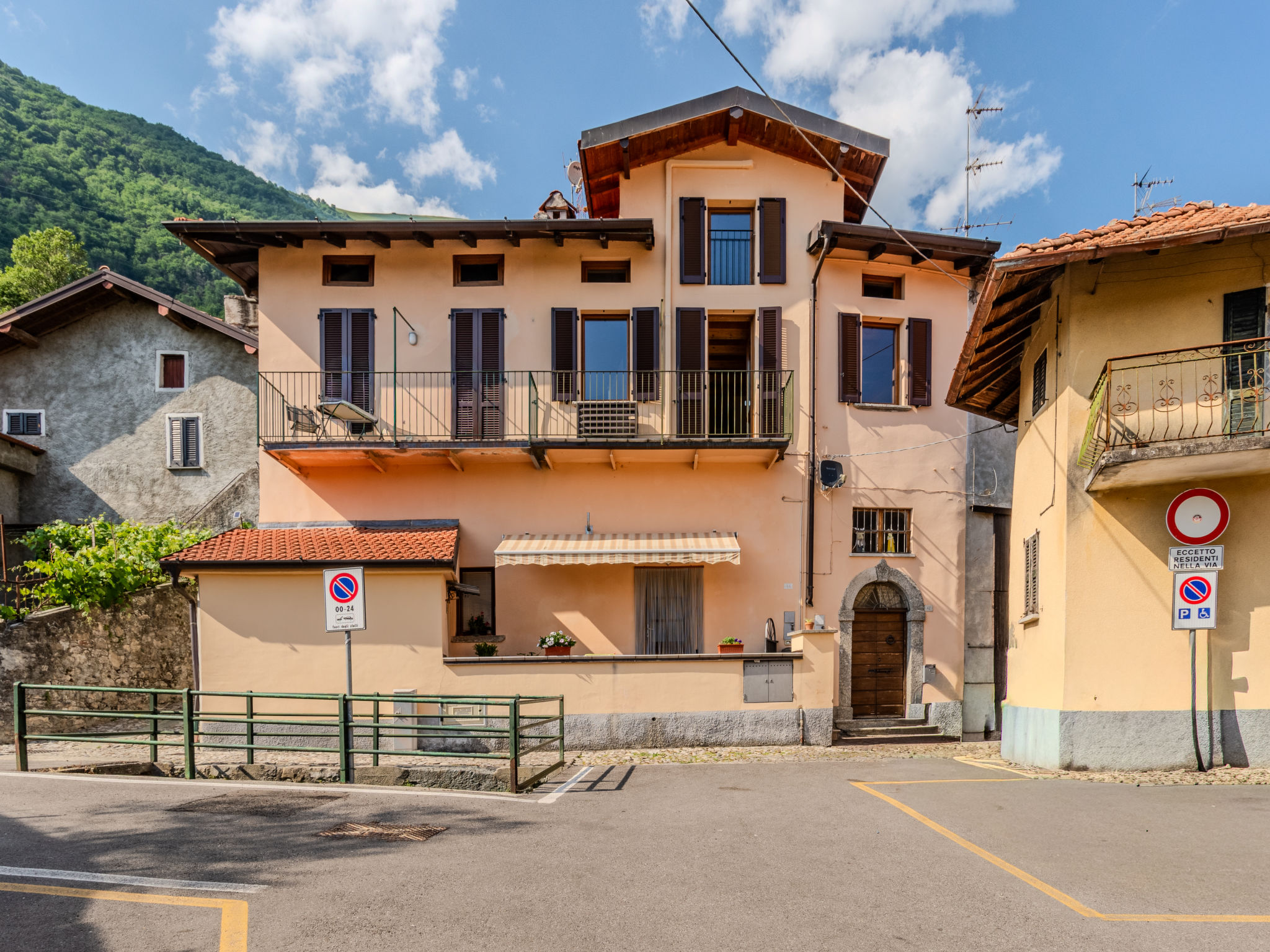 La Terza Casa - Outside