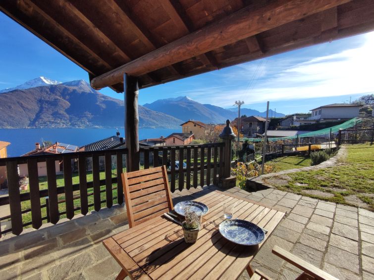 2-persoons vakantiehuis Il Crotto met meer- en bergzicht in Pianello Lario in Pianello Lario